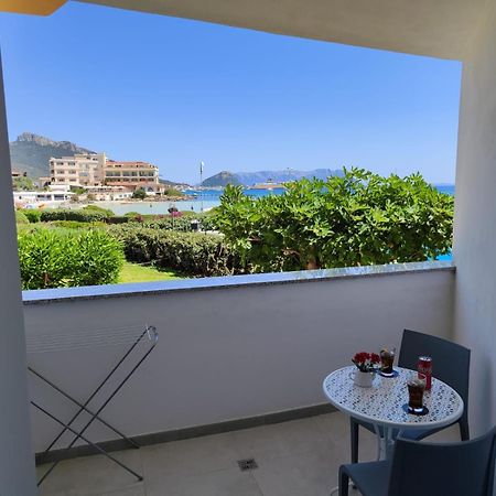 Rooms, Affittacamere Maksim Golfo Aranci Luaran gambar