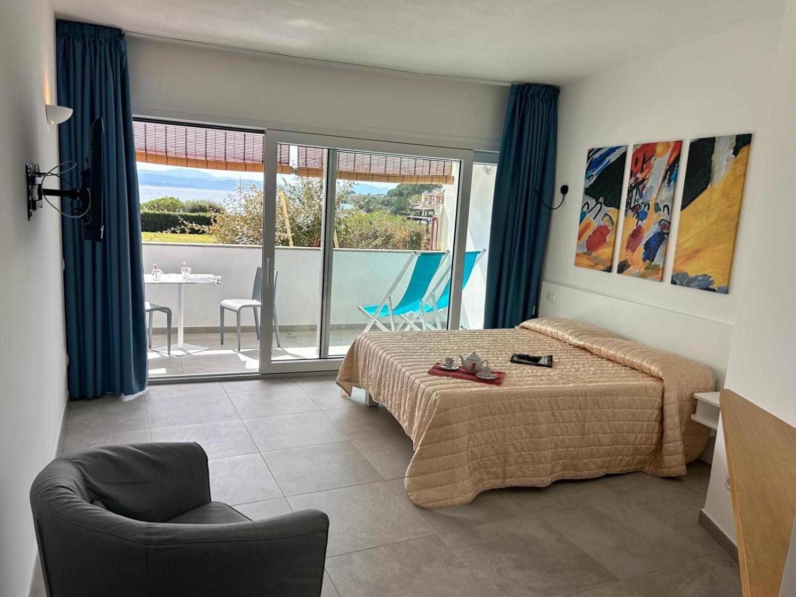 Rooms, Affittacamere Maksim Golfo Aranci Luaran gambar