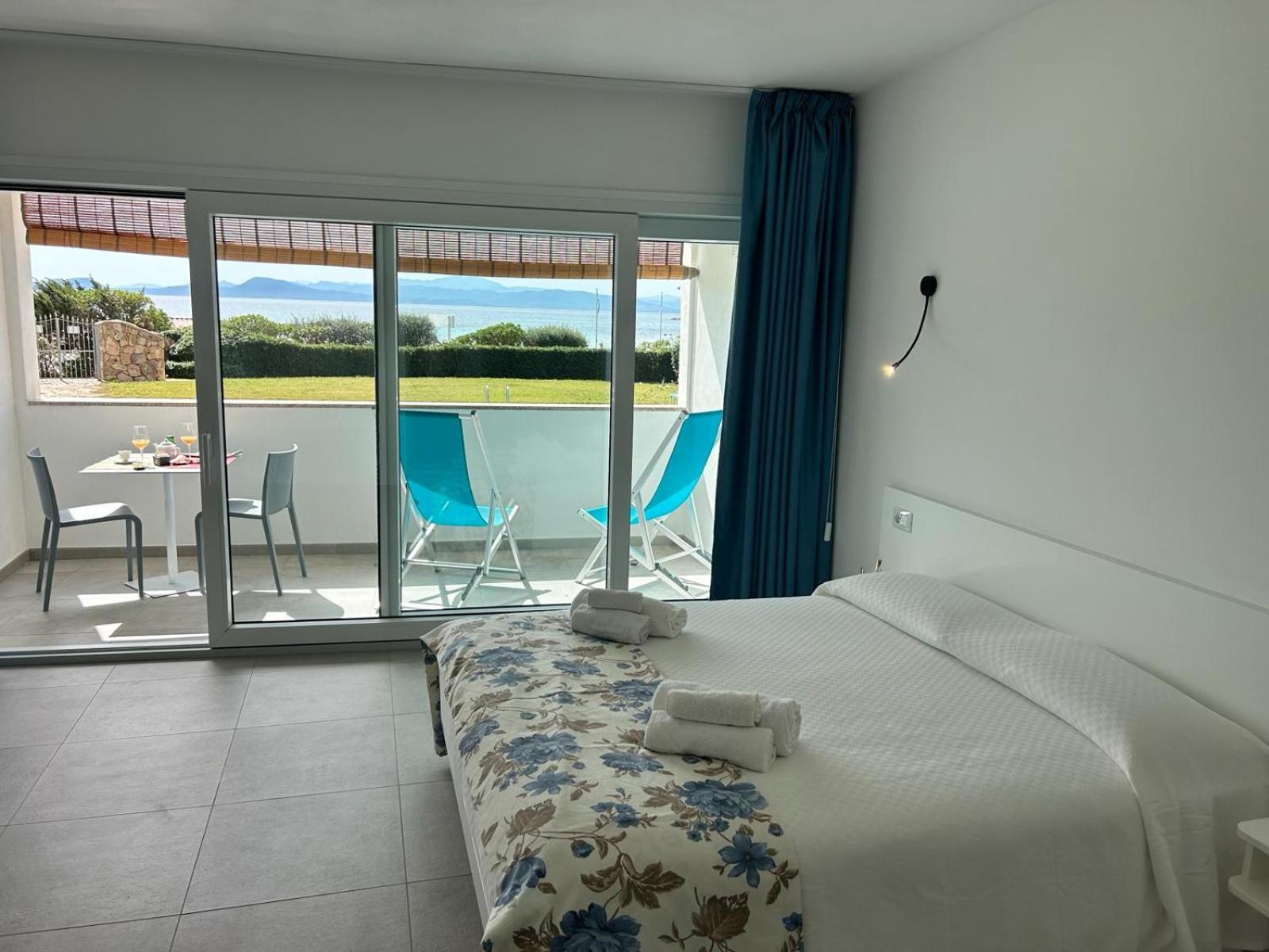 Rooms, Affittacamere Maksim Golfo Aranci Luaran gambar