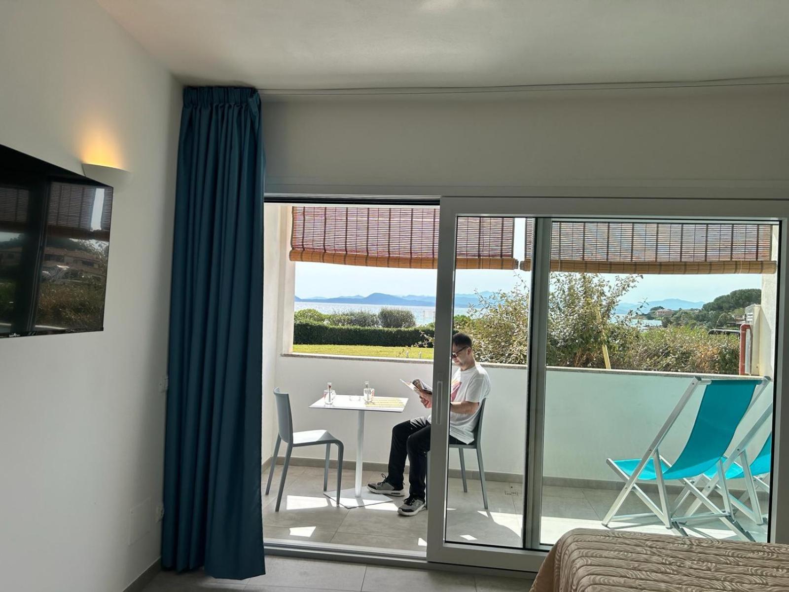 Rooms, Affittacamere Maksim Golfo Aranci Luaran gambar