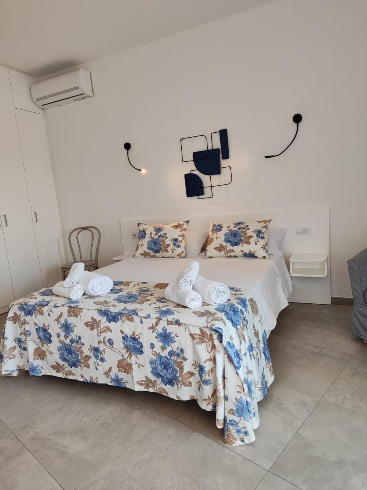 Rooms, Affittacamere Maksim Golfo Aranci Luaran gambar