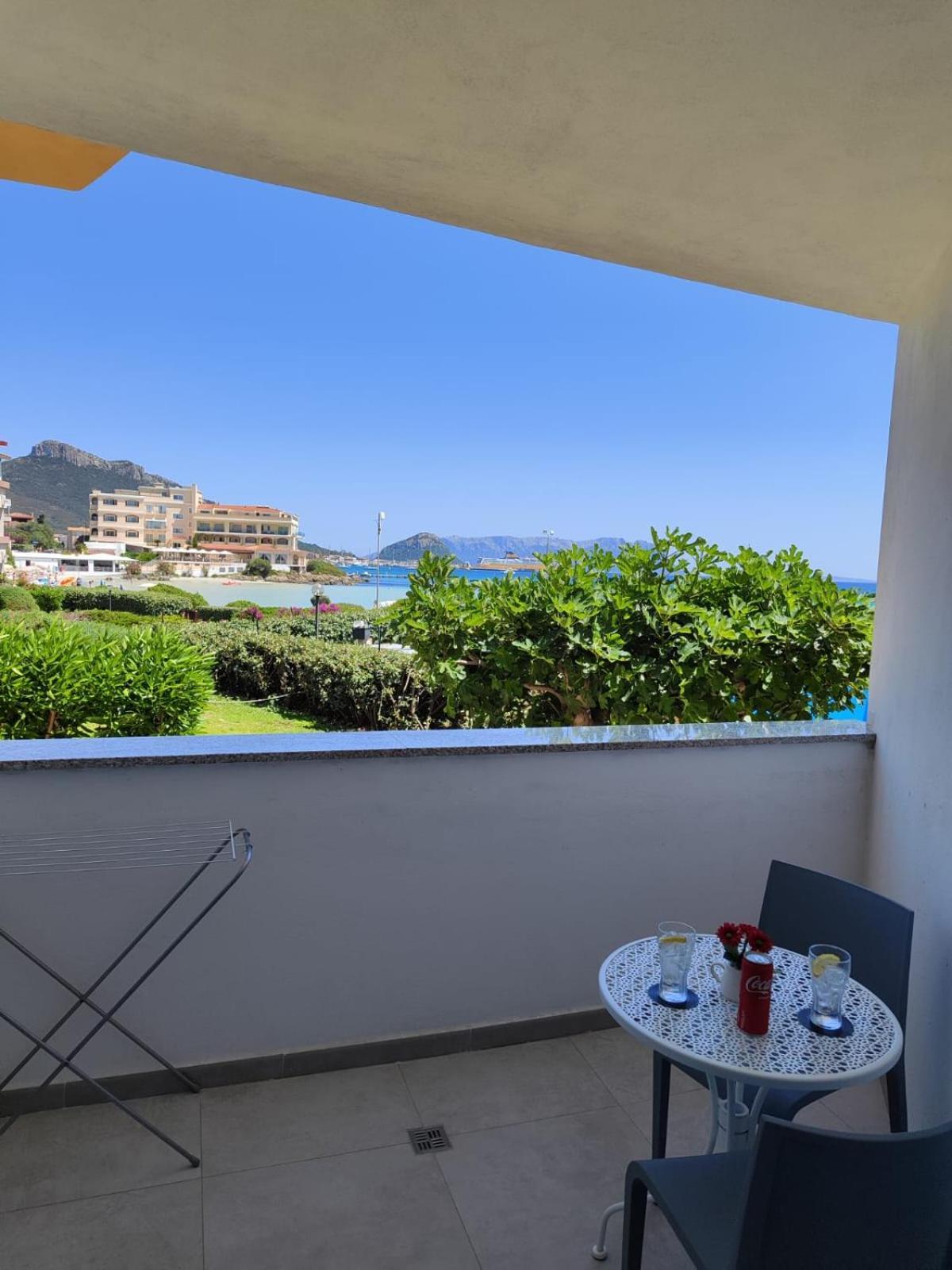 Rooms, Affittacamere Maksim Golfo Aranci Luaran gambar