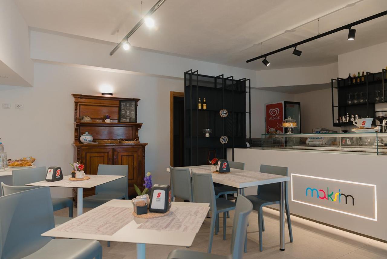 Rooms, Affittacamere Maksim Golfo Aranci Luaran gambar