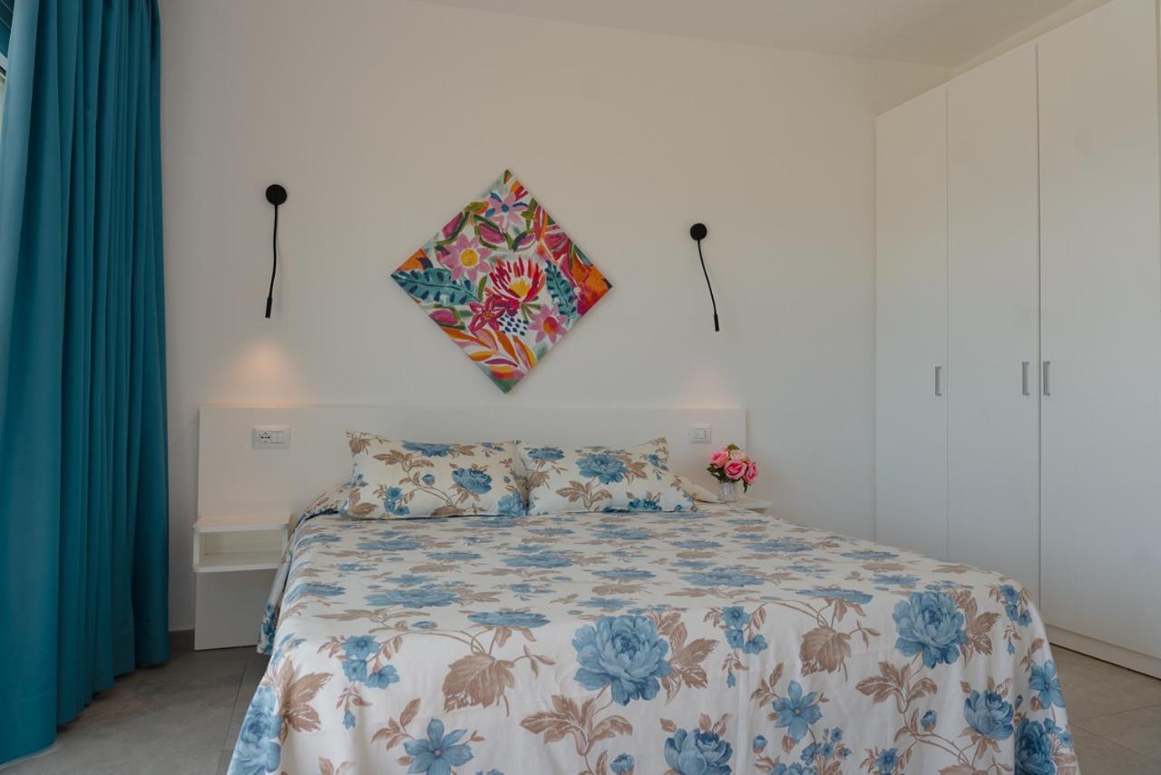 Rooms, Affittacamere Maksim Golfo Aranci Luaran gambar