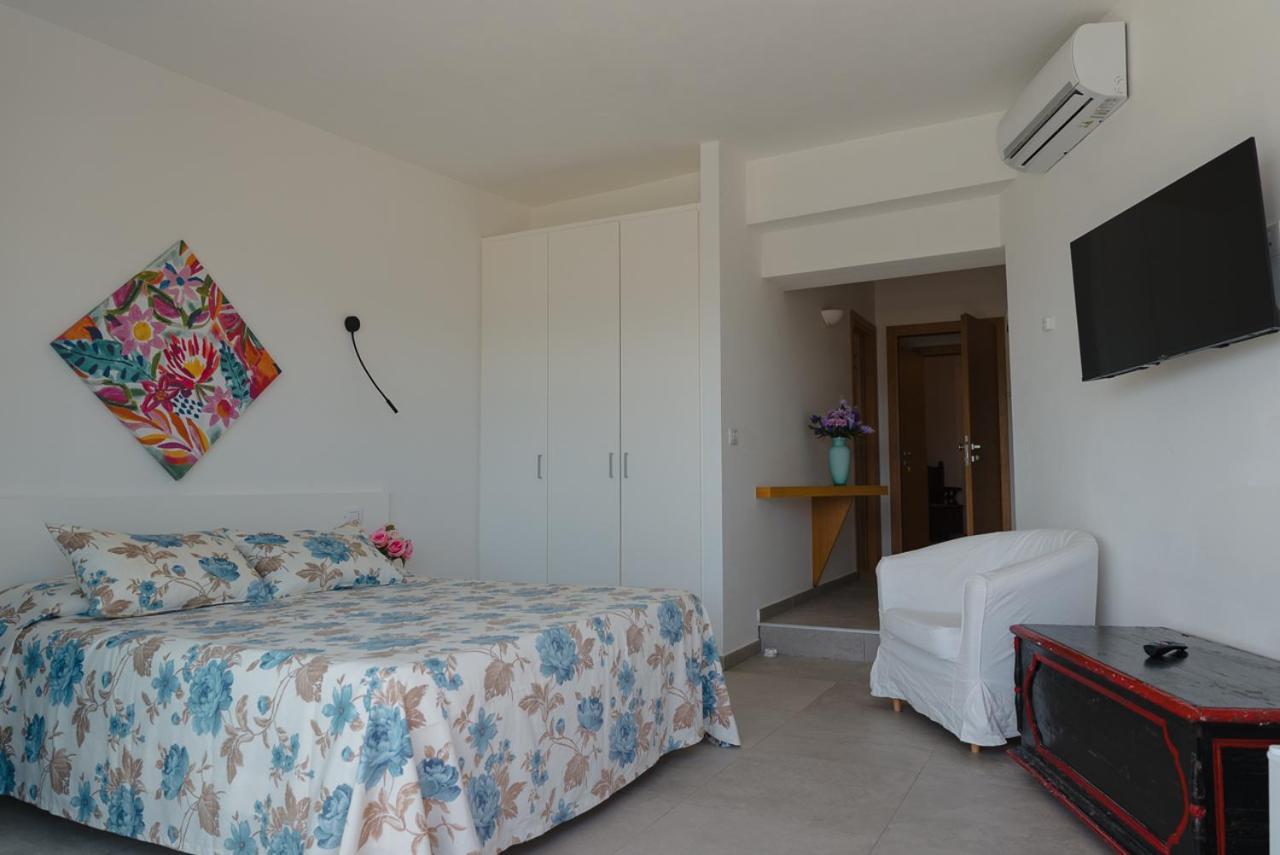 Rooms, Affittacamere Maksim Golfo Aranci Luaran gambar