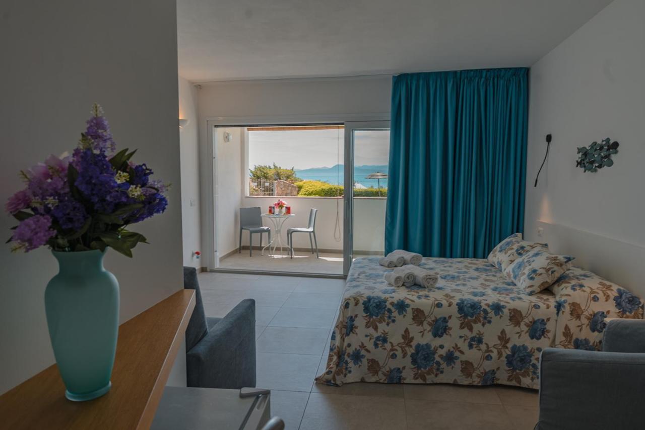 Rooms, Affittacamere Maksim Golfo Aranci Luaran gambar