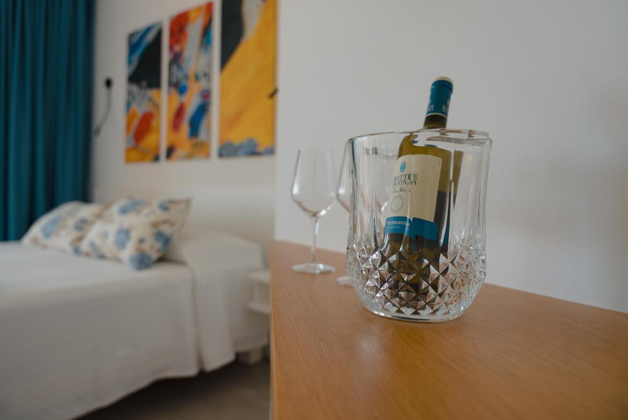 Rooms, Affittacamere Maksim Golfo Aranci Luaran gambar