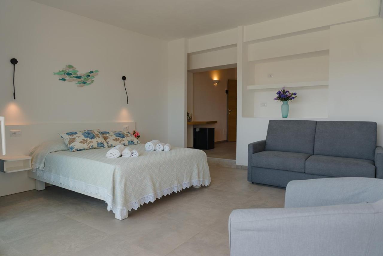 Rooms, Affittacamere Maksim Golfo Aranci Luaran gambar